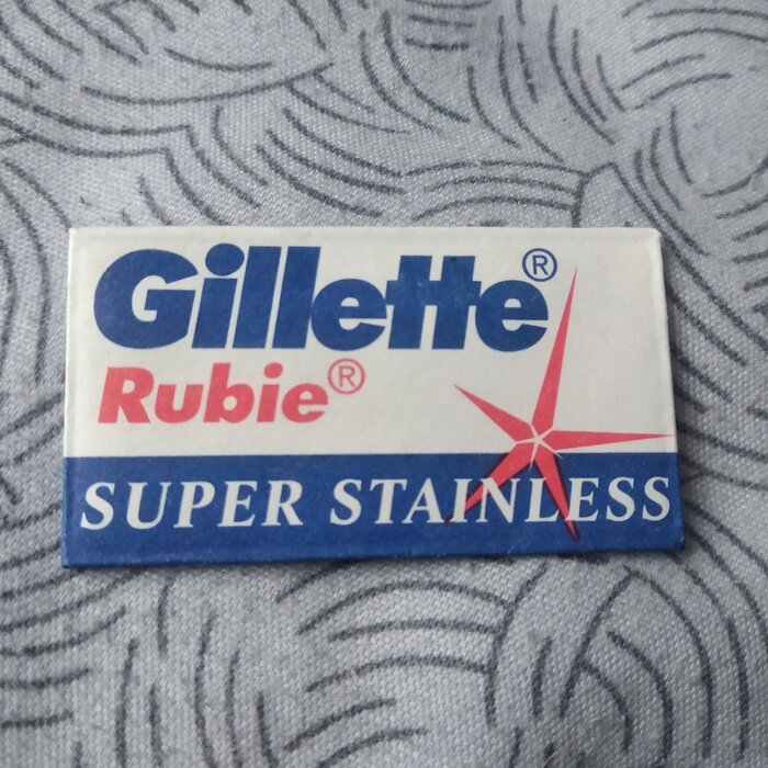    Gillette Rubie Super Stainless ,  , , , 