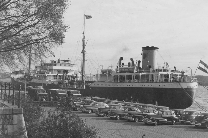 Голландский танкер Ondina грузовместимостью 6341 брутто-тонн. Мог разгоняться до 12 узлов