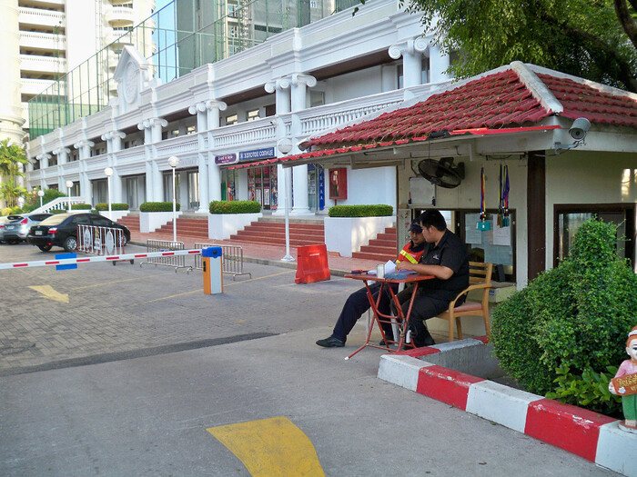 Въездное КПП с охраной