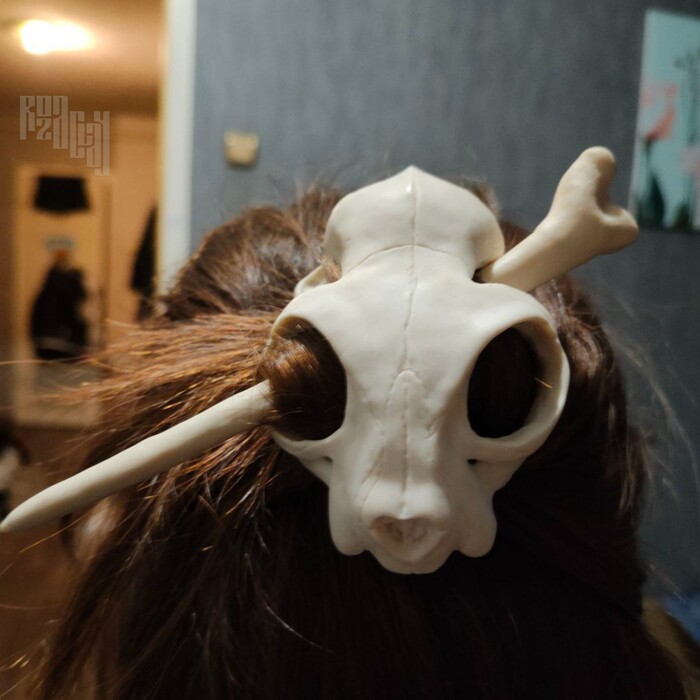 Размер заколки по крайним точкам: 9.5*7 см