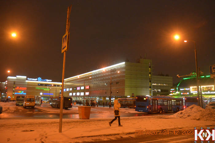 Сама площадь у метро «Речной вокзал»