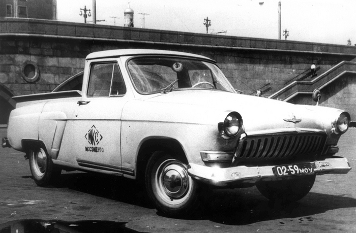 Пикап на базе «Волги» московского завода ВАРЗ.