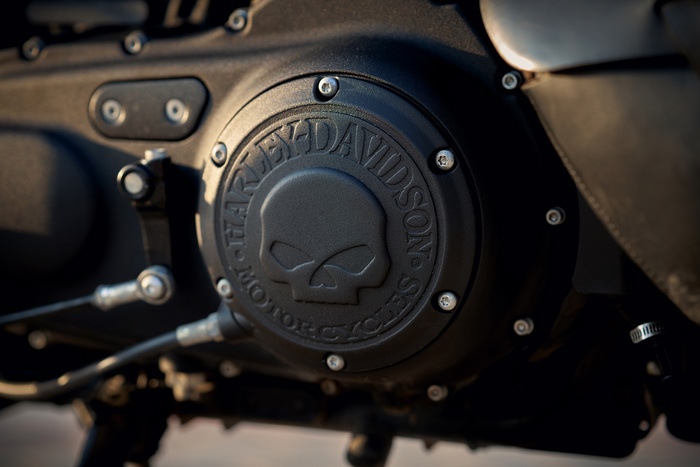 крышку смотрового окошечка слева тоже покрасить пришлось