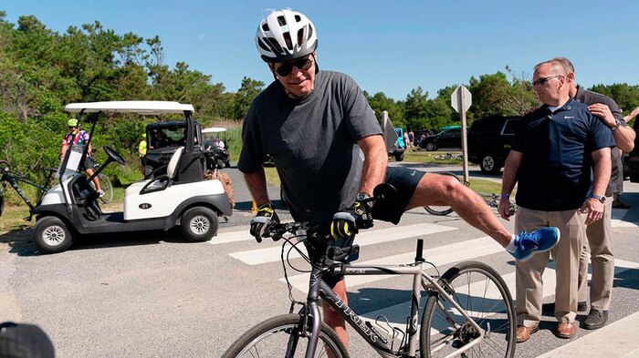 Предвыборный постер Байдена