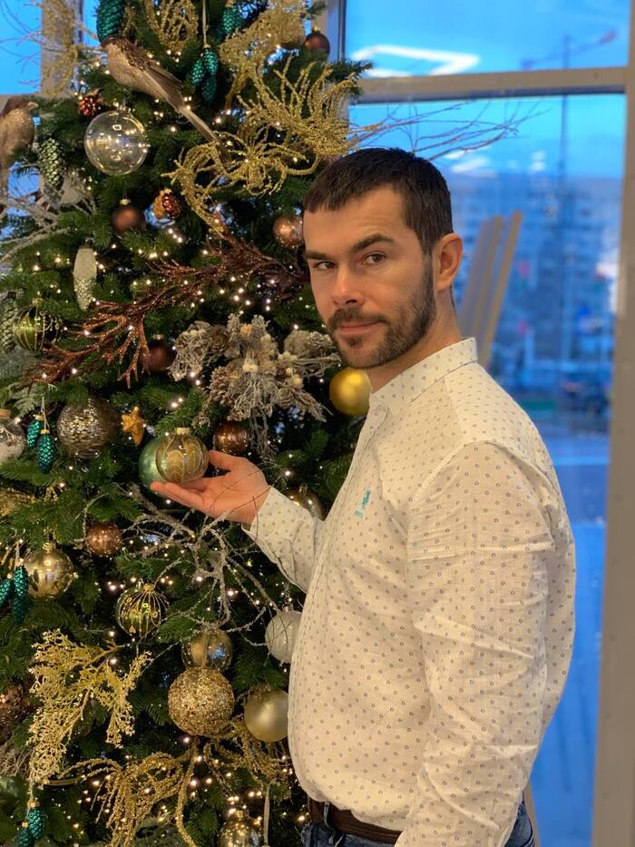 Пусть наступающий год принесет вам новые возможности для развития, творчества и успеха в вашей нелегкой, но благородной профессии.