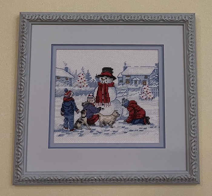 Небольшая картина: дети лепят снеговика (Dimension)