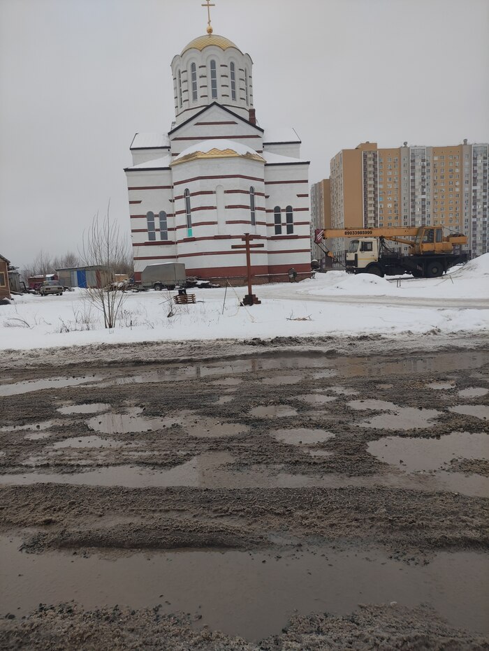 Еще полтора года назад на месте церкви был пустырь.
