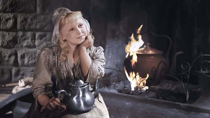 Кадр из фильма «Золушка» (1947)