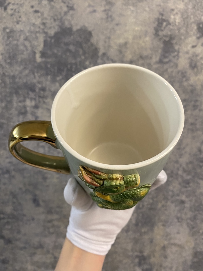 Кружка светло-зелёная с золотой ручкой, 370 мл
