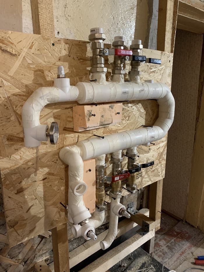 После с помощью малярного скотча, набрасывается примерная схема узла