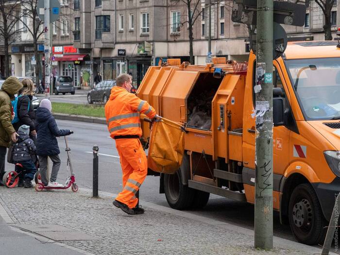 Гениальные берлинские урны | Пикабу