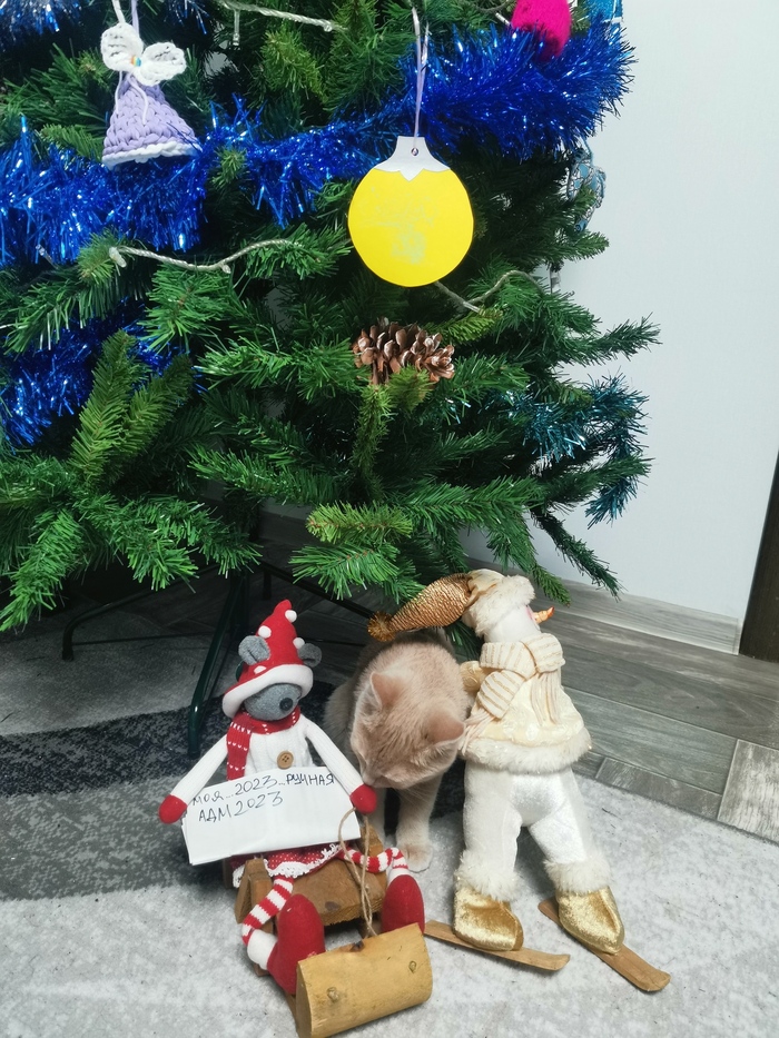 15) <a href="https://pikabu.ru/story/prodolzhenie_posta_golosovanie_konkurs_yolok_na_adm_11000381?u=https%3A%2F%2Fpikabu.ru%2Fstory%2Fmoya_yolochka_na_konkurs_10964123&t=vseyaa&h=abe0b409a73308e88313d0d5b3ea03f417bc6d79" title="https://pikabu.ru/story/moya_yolochka_na_konkurs_10964123" target="_blank" >vseyaa</a>