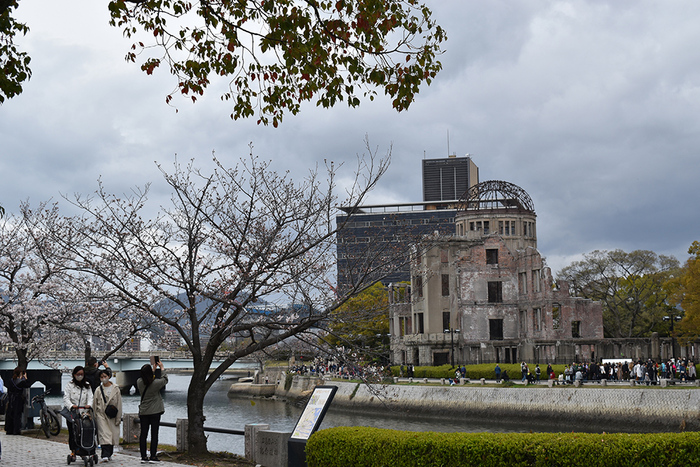 Мемориальный парк мира в Хиросиме Япония, Хиросима, Бомбардировка Хиросимы и Нагасаки, Ядерный взрыв, Музей, Жесть, Мемориал, Путешествия, Длиннопост, Фотография Мемориальный парк мира в Хиросиме Япония, Хиросима, Бомбардировка Хиросимы и Нагасаки, Ядерный взрыв, Музей, Жесть, Мемориал, Путешествия, Длиннопост, Фотография