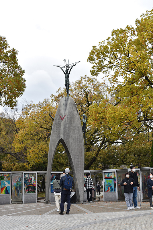 Мемориальный парк мира в Хиросиме Япония, Хиросима, Бомбардировка Хиросимы и Нагасаки, Ядерный взрыв, Музей, Жесть, Мемориал, Путешествия, Длиннопост, Фотография Мемориальный парк мира в Хиросиме Япония, Хиросима, Бомбардировка Хиросимы и Нагасаки, Ядерный взрыв, Музей, Жесть, Мемориал, Путешествия, Длиннопост, Фотография
