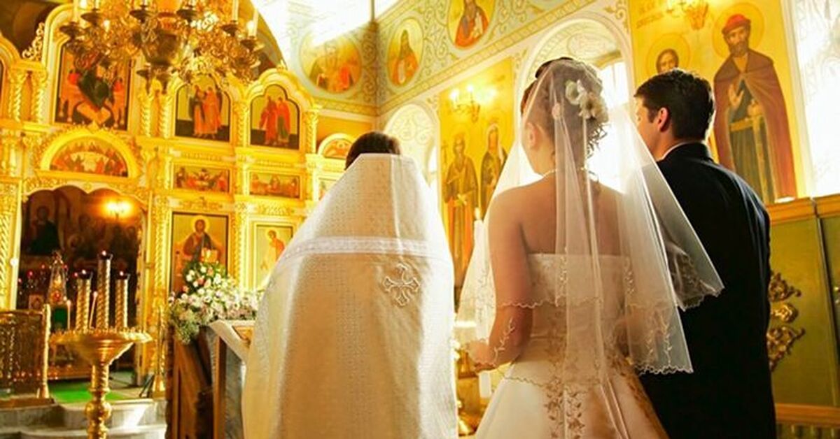 Можно обвенчаться без регистрации. Венчание в церкви. Таинство венчания. Венчание фото. Венчание в православной церкви фото.