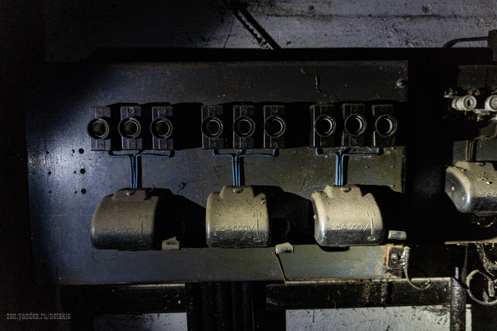 ����������