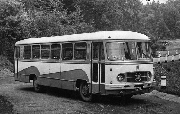         ,   : c 1958  1961  Sanocka Fabryka Autobus&#xF3;w         800  San H01B  50 .