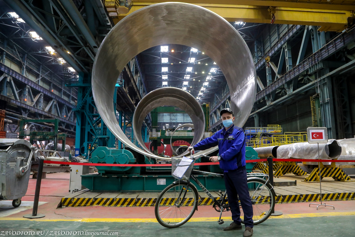 Из серии «Именно они делают Россию великой» / снято мной на заводе «Атоммаш»