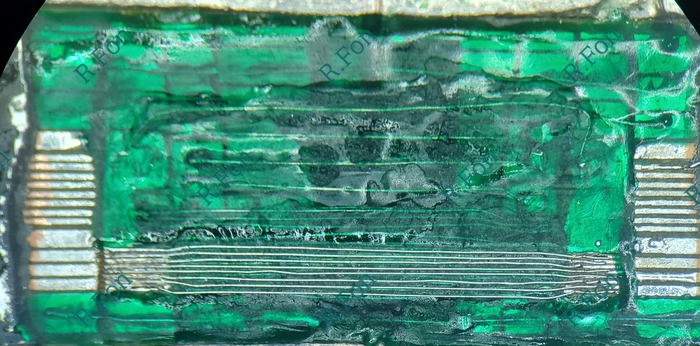 Да там шлейф немножко отошёл, подпаять нужно. Iphone 13 Pro. Открыли не в ту сторону xD Москва, Таганская, Apple, iPhone 13, Микропайка, Шлейф, Дорого, Длиннопост, Ремонт техники, Ремонт