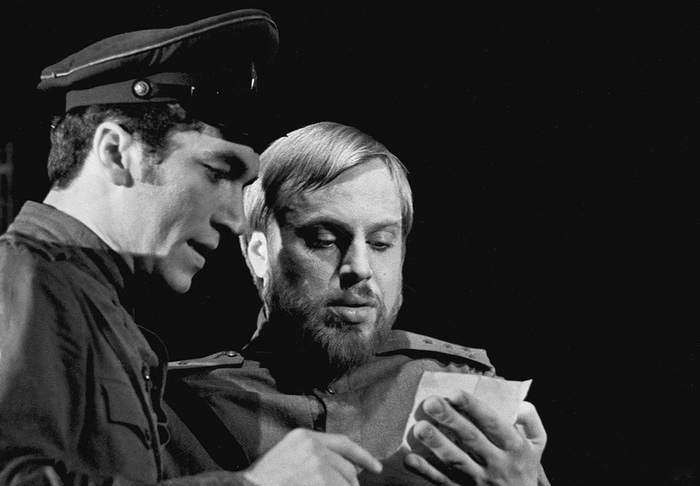 Юрий Богатырев на сцене театра