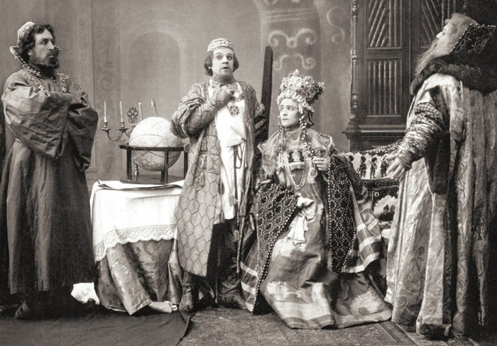  Ը     , 1898 .    ,     -.