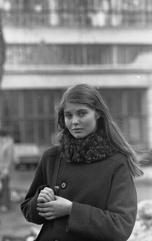   ""       : <a href="https://pikabu.ru/story/fotografiya_studentki_moskovskogo_arkhitekturnogo_instituta_1980e_sssr_kolorizatsiya_11031960?u=https%3A%2F%2Ft.me%2FColorized_History2&t=https%3A%2F%2Ft.me%2FColorized_History2&h=c40175b2344e2a13baf0da41ff33563e918202da" title="https://t.me/Colorized_History2" target="_blank" rel="nofollow noopener">https://t.me/Colorized_History2</a>