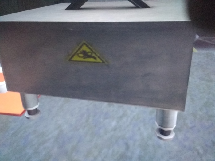 Блэк меза,лаборатория аномальных материалов.