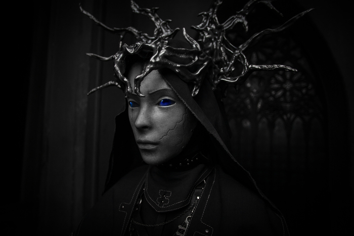 Глаза у маски светятся кста