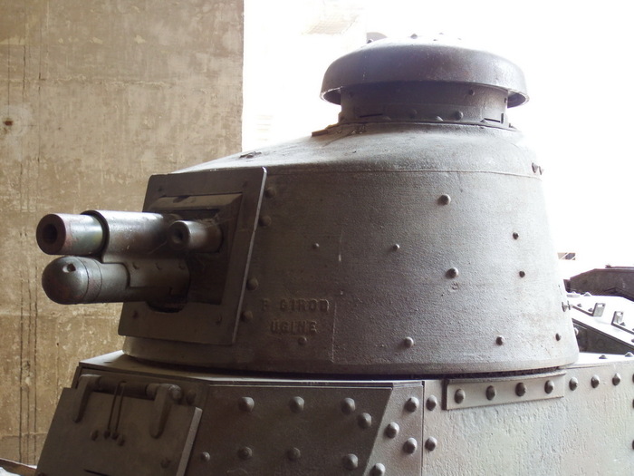 37-    SA 18   Renault FT.    , .  .