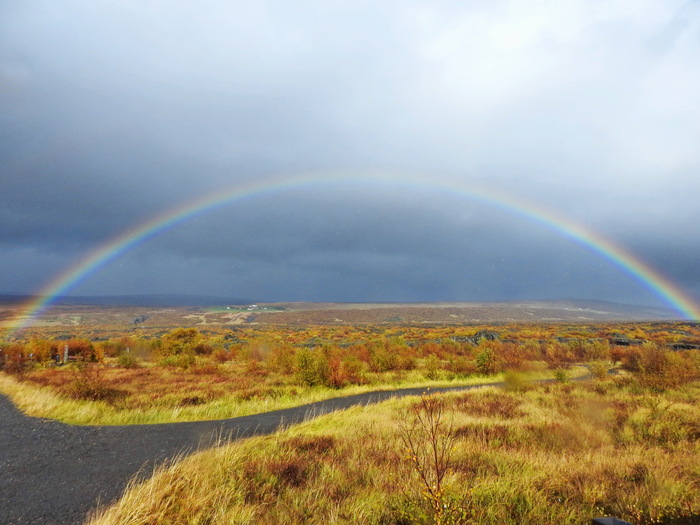 Панорама долины водопада.