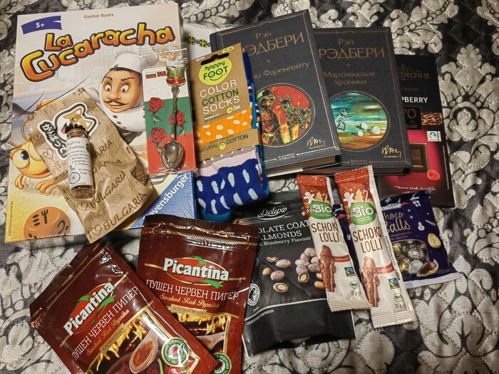 Как такой подарок может не понравиться? А эту милую ложку, мне теперь просто не отдают.