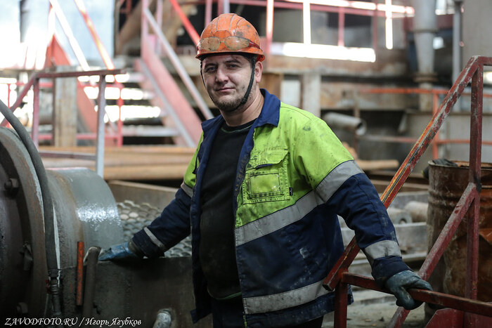 Из серии «Именно они делают Россию великой» / снято мной на Обогатительной фабрике «Солнечная» (ПАО «Русолово») в Хабаровском крае