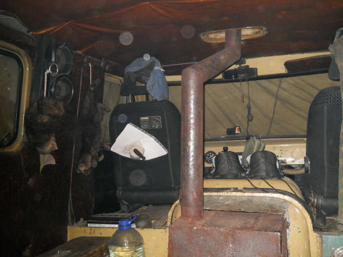 Одному в начале зимы, пока нет сильных морозов до -25, в таблетке на охоте вообще раздолье.