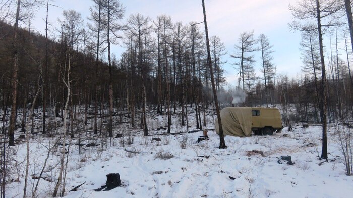 Обычная стоянка на пару ночей. Машина стоит в точке, где хороший сигнал 3G.