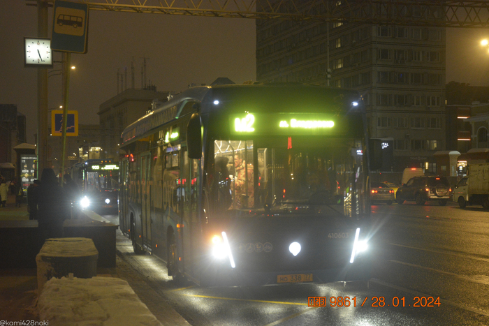 За этим электробусом