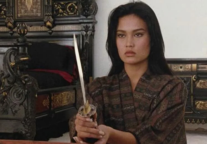 Тиа Карерре в фильме "Разборка в маленьком Токио".