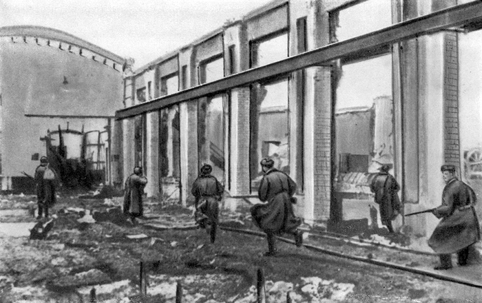 В одном из цехов Сталинградского завода