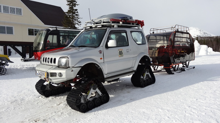 Вот он на стоянке. Гос номер итересный.