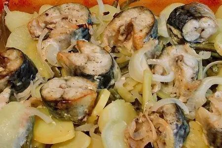 Запечённая скумбрия с картофелем за 91 р