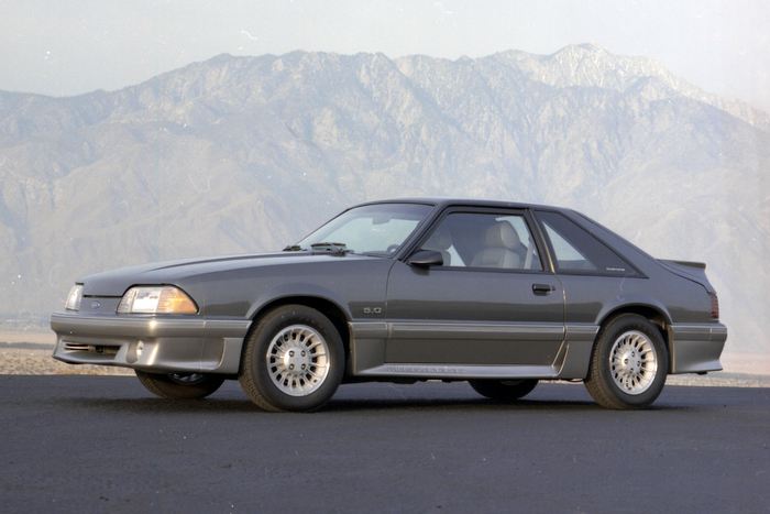   Mustang Fox-body     1987 .