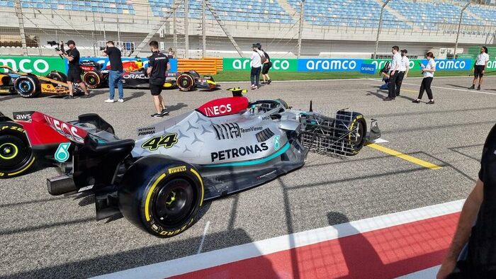 Mercedes  .      2025 ?