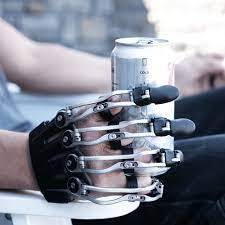 ������ ������� Naked Prosthetics