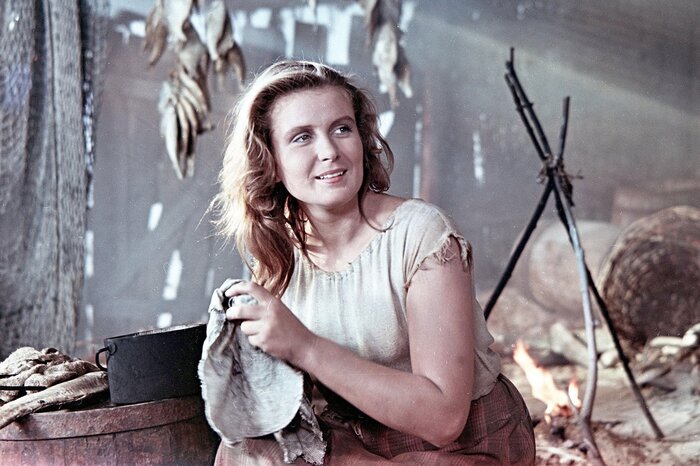 Актриса Изольда Извицкая