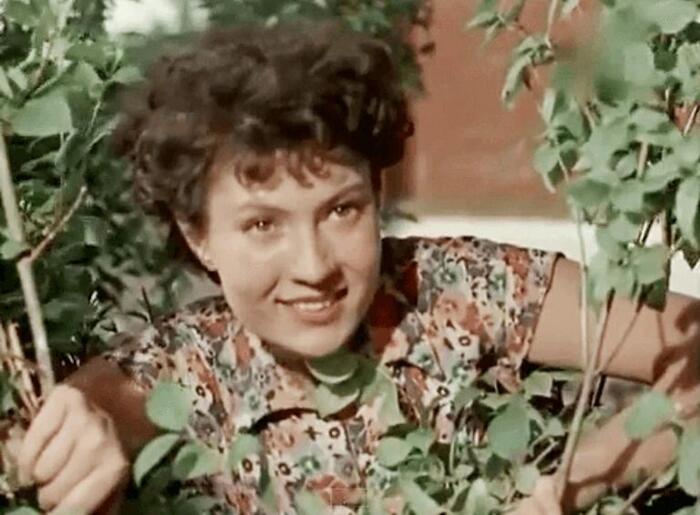 Елена Петровна Муратова в фильме «Шарф любимой», 1955 год