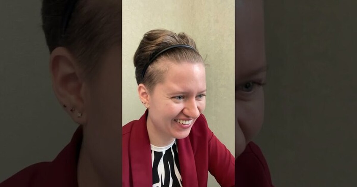 если девушка ведет себя как ребенок. поставь на аву. когда он не отвечает. ты лайкнул меня я лайкнула. у тебя есть девушка мем.