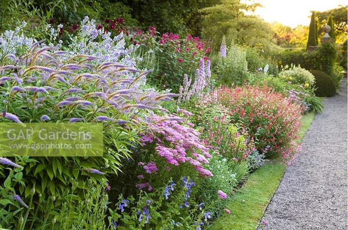 ��� ��� �� Wollerton Old Hall, ��������������. ��������: GAP Photos/Joe Wainwright