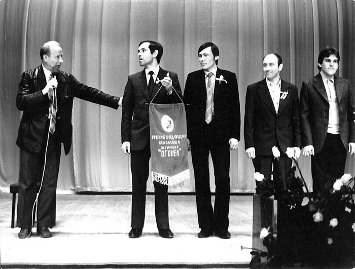 Бригада токарей цеха капитального ремонта РИЗа. Бригадир Перевезенцев.