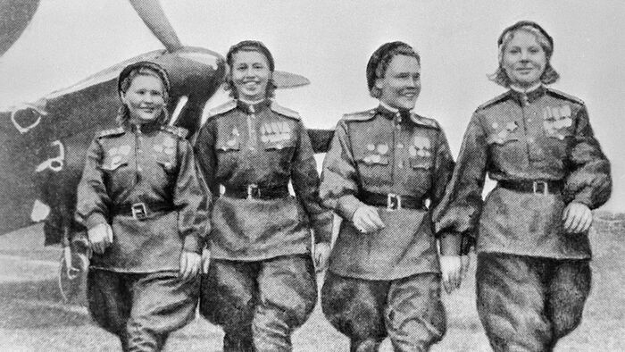 Девушки-летчики