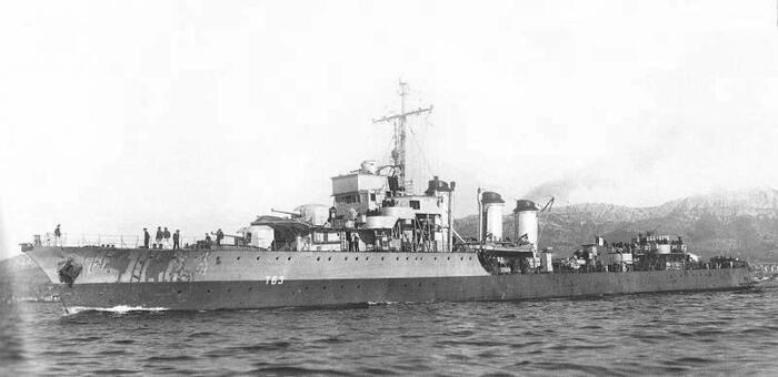 Французский эсминец L'Alcyon