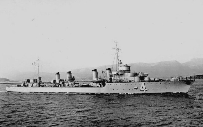 Французский лидер эсминцев Milan